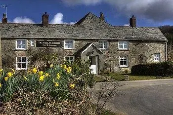 Trehellas House & Courthouse Restaurant *